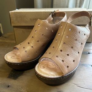 Born Galoa leather sandals